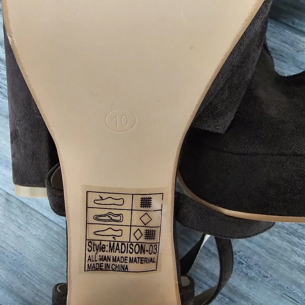 Versona Madison Platform Brown Suede Mary Jane Heel Pump NEW